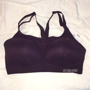 NWT Victoria’s Secret Light Weight Sports Bra